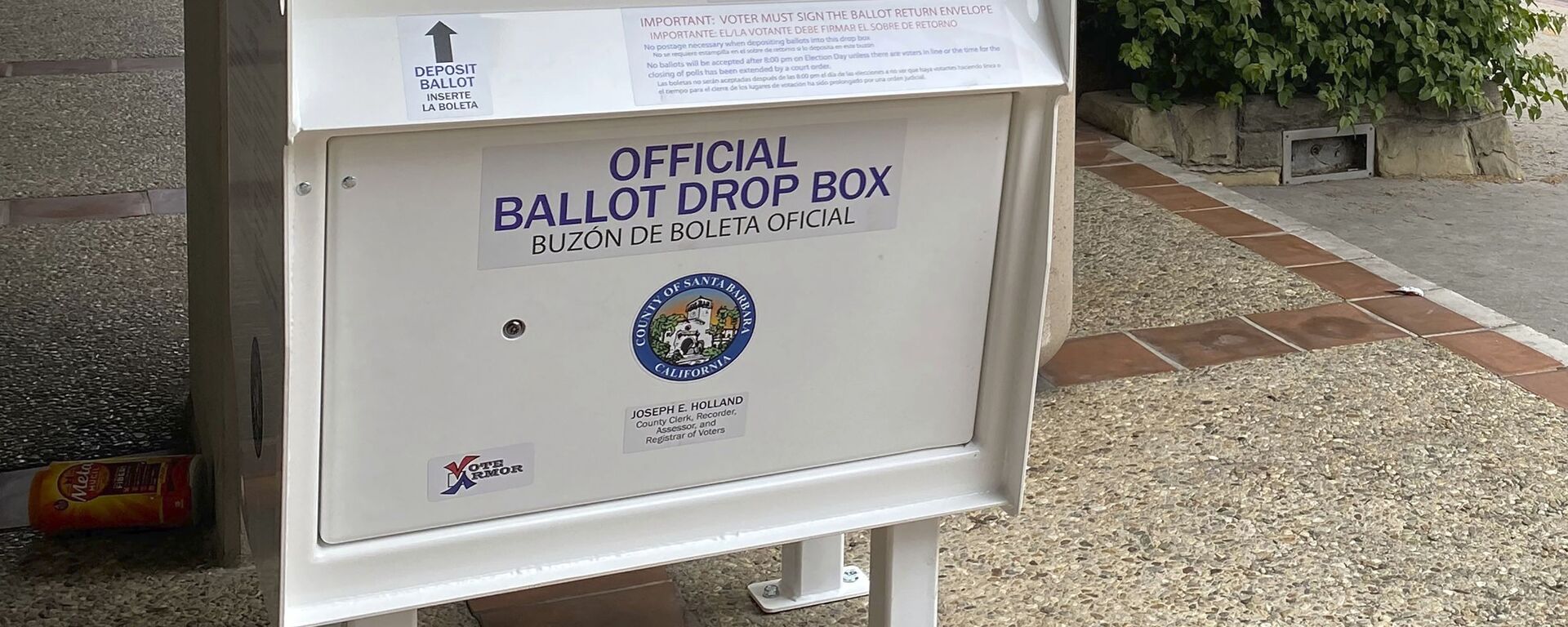 This undated photo provided by Santa Barbara County shows a ballot drop box that will be used in this year's election - Sputnik International, 1920, 19.09.2023