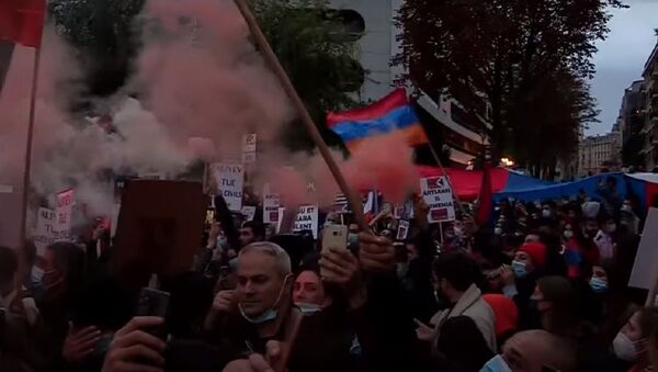  Armenian diaspora protests Nagorno-Karabakh conflict  in Paris - Sputnik International