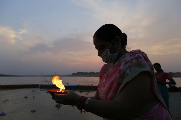 Covid-19 Takes Fizz Out of Firecracker Business Ahead of India's Festive Season - Sputnik International