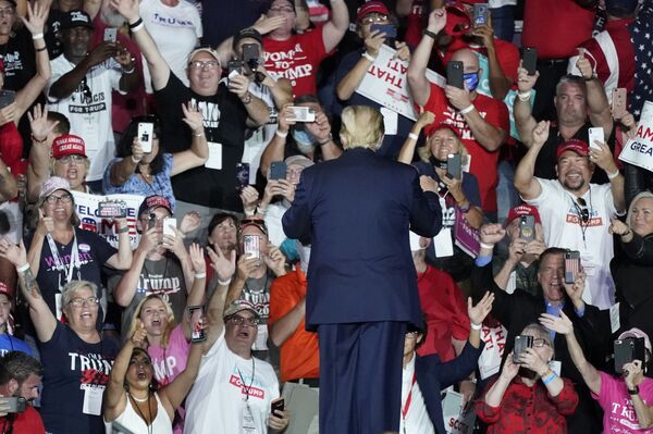 He's Back: Love Him or Hate Him, Trump Commands Support, Showing Passion & Confidence, Analysts Say He's Back: Love Him or Hate Him, Trump Commands Support, Showing Passion & Confidence, Analysts Say - Sputnik International