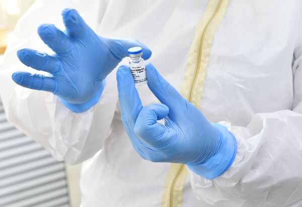 Kremlin Trusts Virology Experts' Opinion About Efficiency of Russian COVID-19 Vaccines Kremlin Trusts Virology Experts' Opinion About Efficiency of Russian COVID-19 Vaccines - Sputnik International