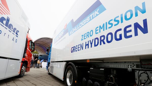 A new hydrogen fuel cell truck made by Hyundai is pictured ahead of a media presentation for the zero-emission transport of goods at the Verkehrshaus Luzern (Swiss Museum of Transport) in Luzern, Switzerland October 7, 2020 - Sputnik International