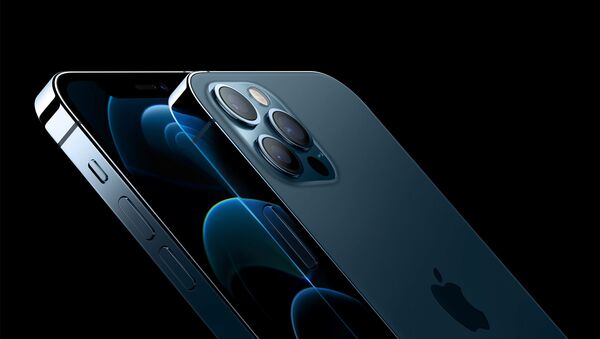 Apple's iPhone 12 Pro and iPhone 12 Pro Max are seen in an illustration released in Cupertino, California, U.S. October 13, 2020 - Sputnik International
