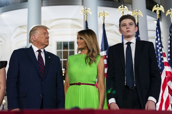 Melania Trump’s Speculated Prenup May Reportedly Get Her ‘Big Payout for Barron'  - Sputnik International