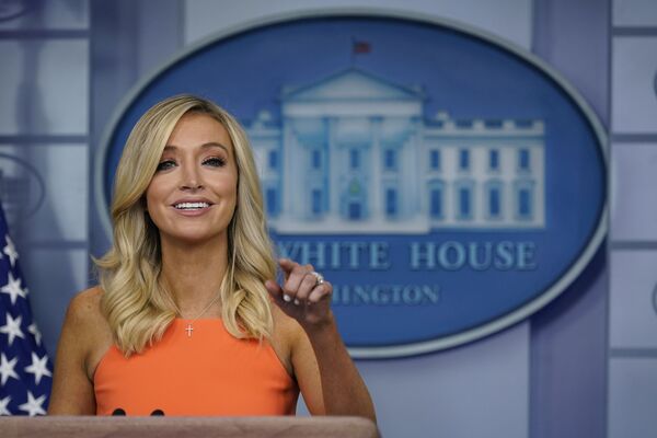 Kayleigh McEnany Brands Student Petition to Ban Trump Officials from Visiting Harvard 'Censorship' Kayleigh McEnany Brands Student Petition to Ban Trump Officials from Visiting Harvard 'Censorship' - Sputnik International