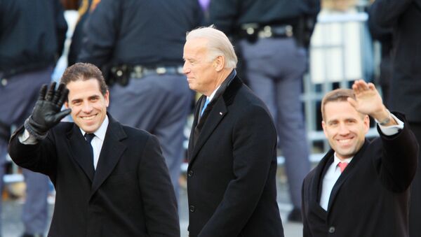 Vice-President Joe Biden and sons Hunter Biden (L) and Beau Biden walk in the Inaugural Parade January 20, 2009 in Washington, DC. Barack Obama was sworn in as the 44th President of the United States, becoming the first African-American to be elected President of the US - Sputnik International
