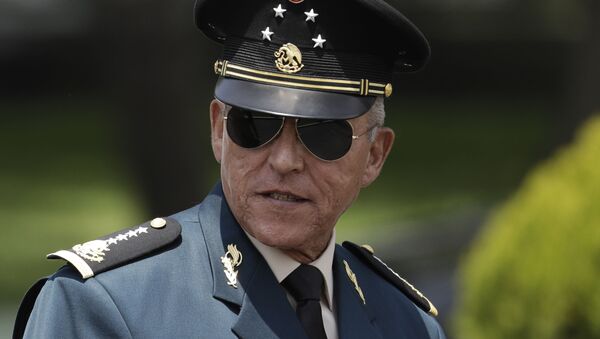 Secretary of Defense Salvador Cienfuegos Zepeda arrives for a review of the troops that will participate in the Independence Day parade, in Mexico City, Wednesday, Sept. 14, 2016. - Sputnik International