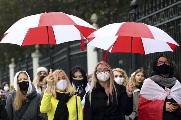 Nearly 100 People Detained During Sunday Protests in Belarusian Capital - Sputnik International