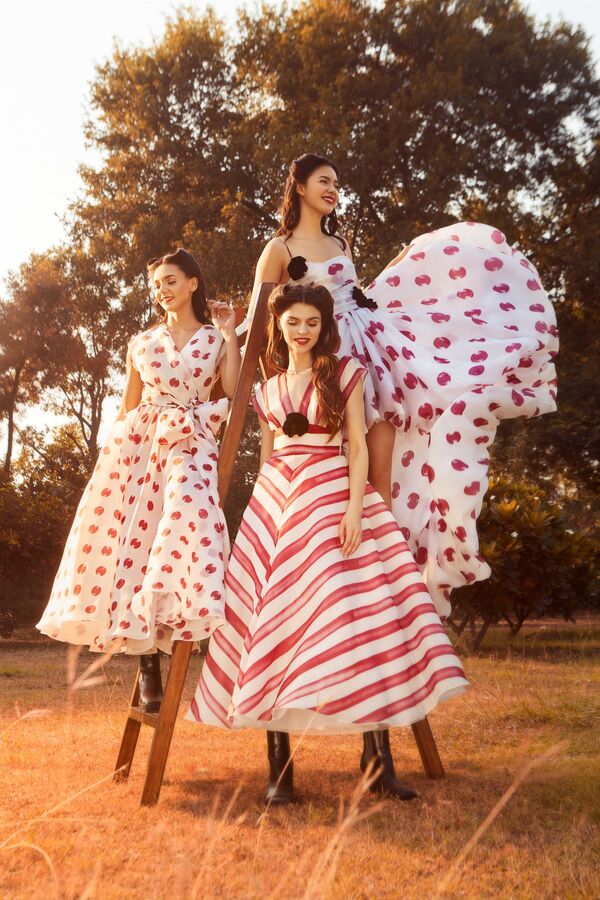 Perfect Blend of Sensuality and Elegance: India Fashion Week Spring-Summer 2021 Highlights - Sputnik International