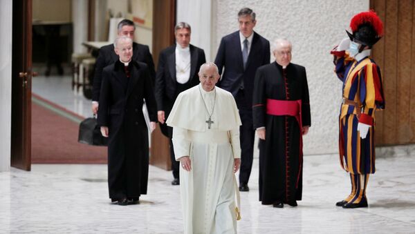 Pope Francis arrives for the weekly general audience at the Vatican, October 21, 2020. - Sputnik International