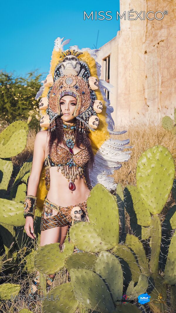 Eagle and Snake: Stunning Miss Mexico Contestants Show off Fabulous Dresses and Feathered Costumes - Sputnik International