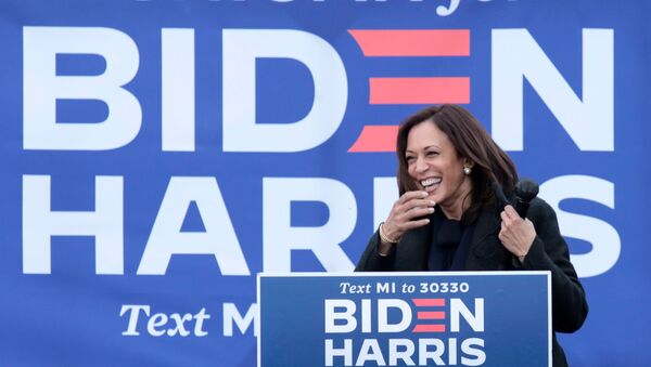 U.S. Democratic vice presidential nominee Kamala Harris campaigns in Troy, Michigan, U.S., October 25, 2020. - Sputnik International