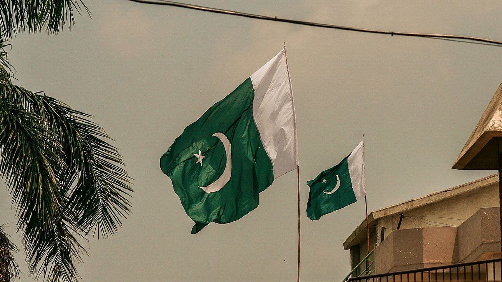 Pakistan Flag in air - Sputnik International, 1920, 21.05.2023