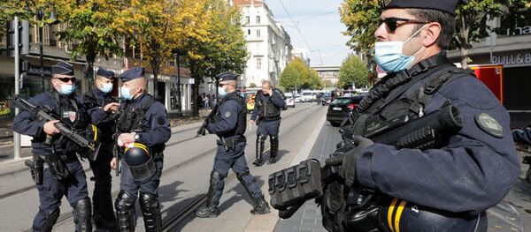 Security forces guard the area after a reported knife attack at Notre Dame church in Nice, France, October 29, 2020 - Sputnik International