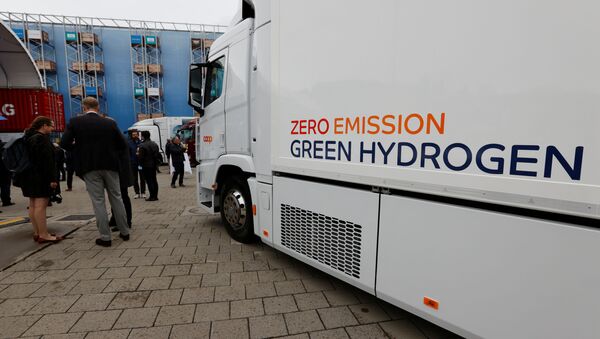 A new hydrogen fuel cell truck made by Hyundai is pictured ahead of a media presentation for the zero-emission transport of goods at the Verkehrshaus Luzern (Swiss Museum of Transport) in Luzern, Switzerland, 7 October 2020 - Sputnik International