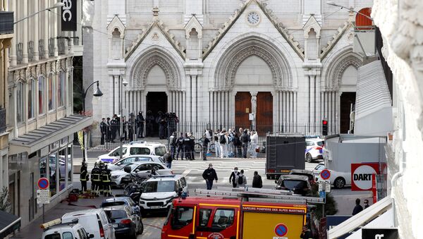 Security forces guard the area after a reported knife attack at Notre Dame basilica in Nice, France 29 October 2020.  - Sputnik International