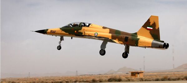 A handout picture released by Iran's Defence Ministry on August 21, 2018, shows the  Kowsar domestic fighter jet, a fourth-generation fighter, with advanced avionics and multi-purpose radar, which the local Tasnim news agency said was 100-percent indigenously made. - Iran unveiled its first domestic fighter jet at a defence show in the capital Tehran today. - Sputnik International
