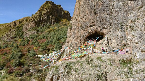 The entrance photograph of Baishiya Karst Cave - Sputnik International