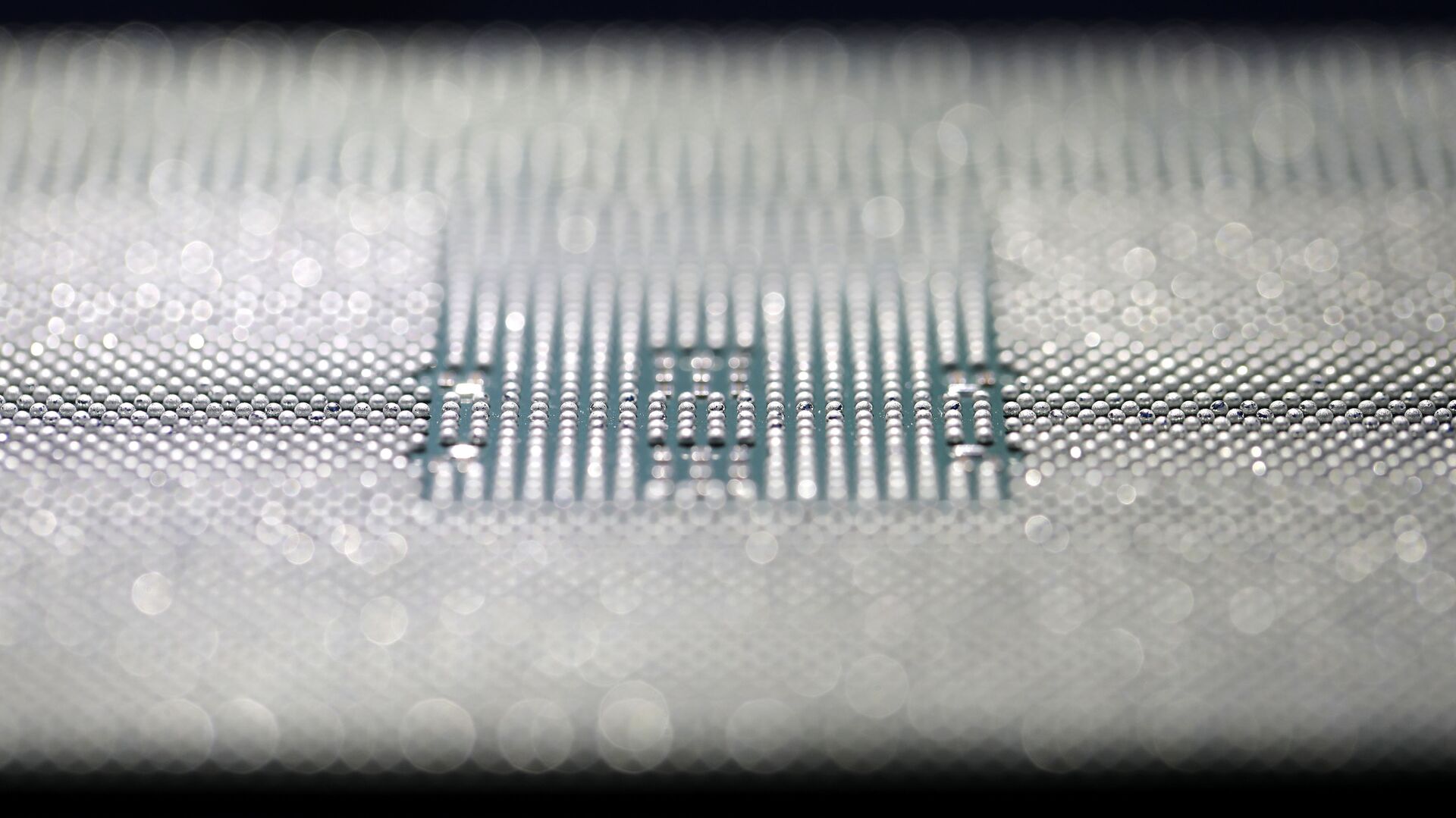 A Kunpeng 920 chip is displayed during an unveiling ceremony in Shenzhen, China, Monday, Jan. 7, 2019. Chinese telecom giant Huawei unveiled a processor chip for data centers and cloud computing as it expands into an emerging global market despite Western warnings the company might be a security risk.  - Sputnik International, 1920, 28.03.2023
