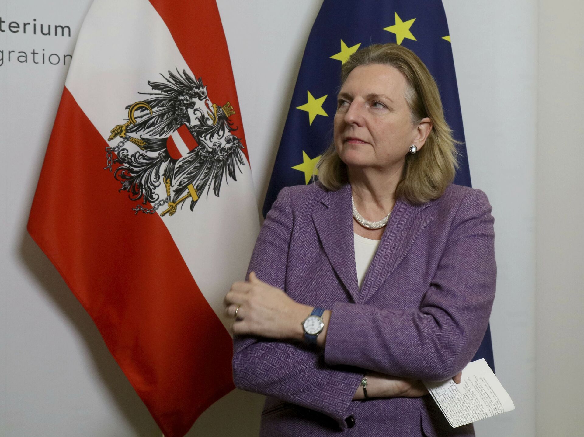 Austrian Foreign Minister Karin Kneissl addresses the media after talks with Czech Foreign Minister Tomas Petricek at the foreign ministry in Vienna, Austria, Thursday, Jan. 17, 2019 - Sputnik International, 1920, 05.09.2022