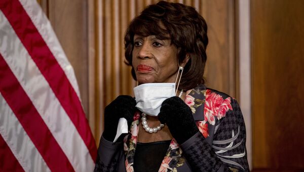FILE - In this 23 April 2020, file photo, House Financial Services Committee Chairwoman Maxine Waters takes her mask off to speak during a signing ceremony for the Paycheck Protection Program and Health Care Enhancement Act, H.R. 266, after it passed the House on Capitol Hill, in Washington - Sputnik International
