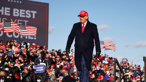 U.S. President Donald Trump holds a campaign rally at Wilkes-Barre Scranton International Airport in Avoca, Pennsylvania, U.S., November 2, 2020. - Sputnik International
