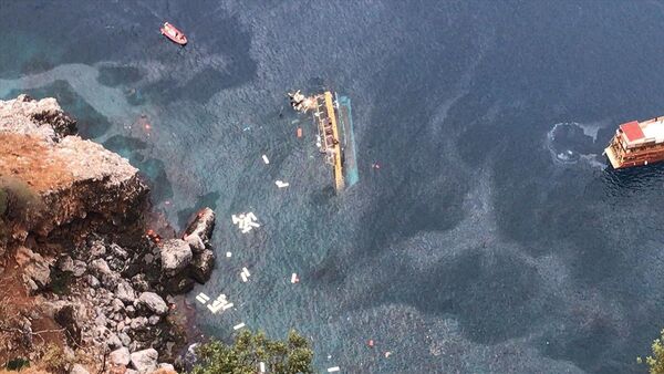 Tourist Boat Capsizes in Turkey - Sputnik International