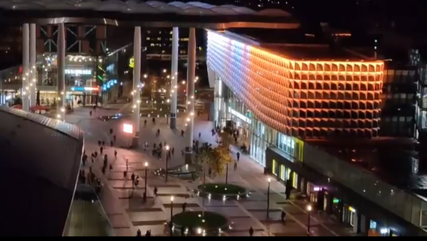Screenshot from the video showing travellers waiting outside the Utrecht rail station after it was evacuated due to suspicios situation - Sputnik International