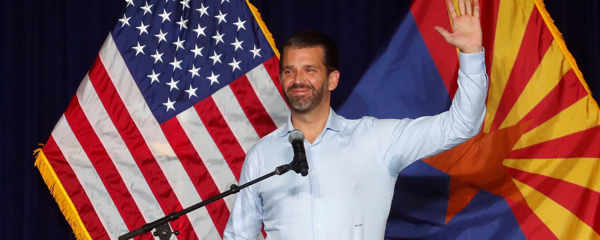 Donald Trump Jr. gestures during a campaign rally for U.S. President Donald Trump ahead of Election Day, in Scottsdale - Sputnik International, 1920, 06.11.2020