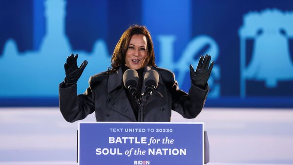 Democratic U.S. vice presidential candidate Kamala Harris gestures as she gives remarks during an event, in Philadelphia, Pennsylvania, November 2, 2020.  - Sputnik International