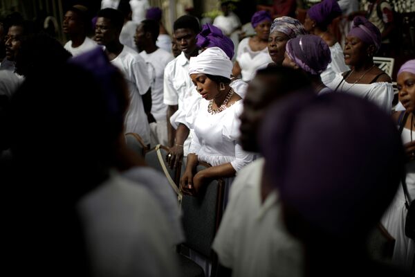Voodoo practitioners attend a prayer during a two-day 'Fet Gede' ceremony at Lakou Savalouwe in Port-au-Prince, Haiti, 1 November 2020.  - Sputnik International