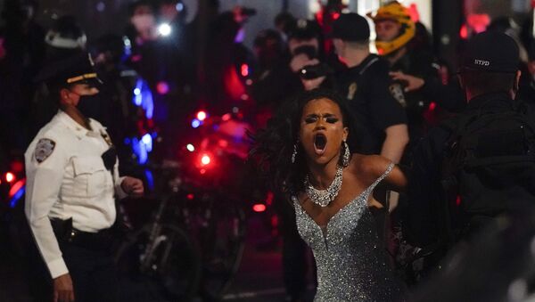 New York Police officers arrest a drag queen during a weekly We Choose Freedom march through the West Village, Thursday, Nov. 5, 2020, in New York - Sputnik International