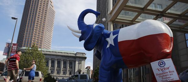An elephant statue decorated with the state flag of Texas is seen amid preparations for the arrival of visitors and delegates for the Republican National Convention on July 17, 2016, in Cleveland, Ohio - Sputnik International