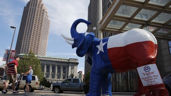 An elephant statue decorated with the state flag of Texas is seen amid preparations for the arrival of visitors and delegates for the Republican National Convention on 17 July 2016, in Cleveland, Ohio. - Sputnik International