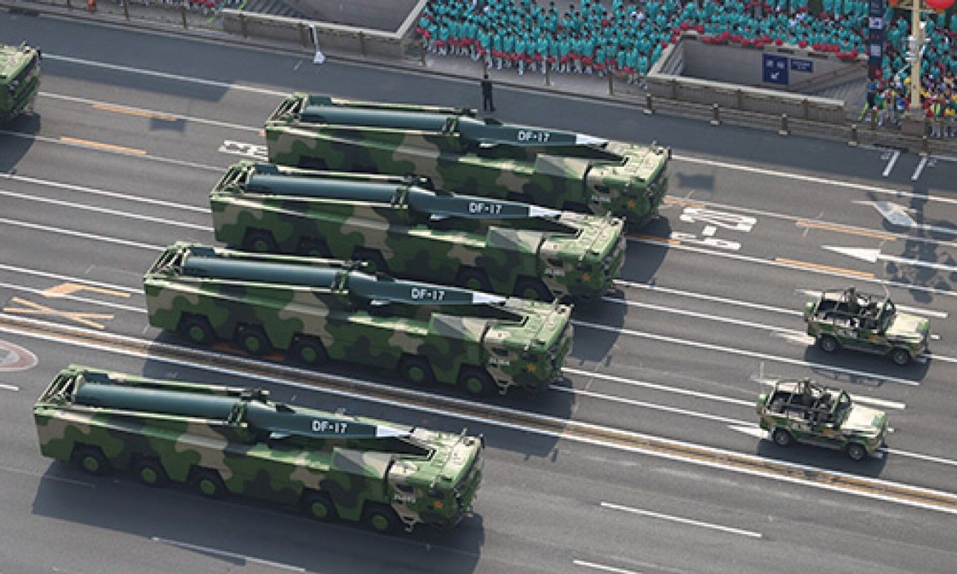 Making their debut in the general public for the first time, DF-17 hypersonic missiles join China's National Day parade held in Beijing on October 1, 2019 - Sputnik International, 1920, 07.11.2022