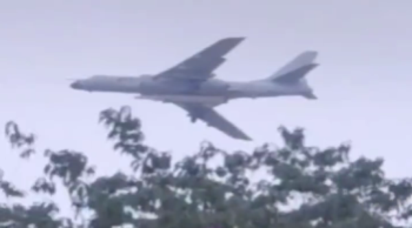 Photo: Chinese H-6N Bomber Spotted Hauling Huge Suspected Hypersonic Missile Photo: Chinese H-6N Bomber Spotted Hauling Huge Suspected Hypersonic Missile - Sputnik International