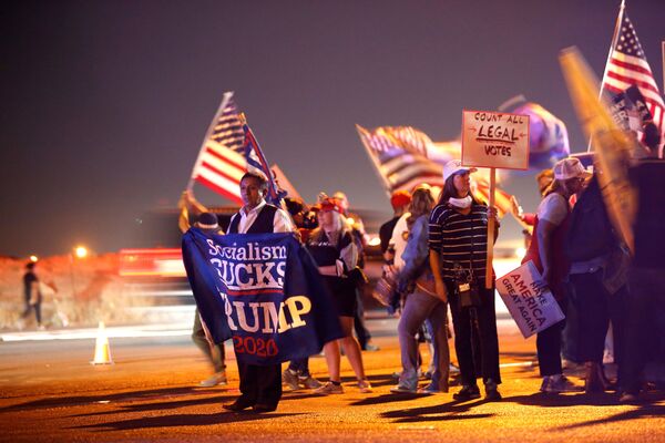 Supporters of US President Donald Trump rally during a Stop the Steal protest at Clark County Election Center in North Las Vegas, Nevada, US November 5, 2020 - Sputnik International