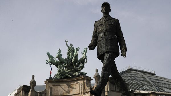 The statue of General Charles de Gaulle is pictured before VE Day ceremonies Friday May 8, 2020 in Paris - Sputnik International