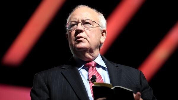 	 Ken Starr speaking with attendees at the 2019 Student Action Summit hosted by Turning Point USA at the Palm Beach County Convention Center in West Palm Beach, Florida. - Sputnik International