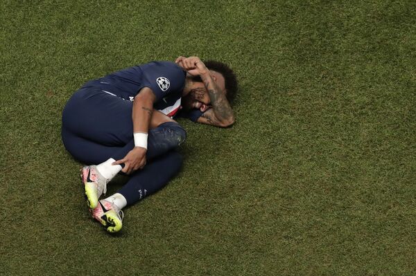 Neymar is Reportedly to Get Sued by Barcelona for Being 'Overpaid' 10 Million Euros - Sputnik International