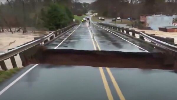 North Carolina.This bridge in Alexander County collapsed live on-air - Sputnik International