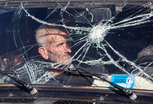 A local man leaves the town of Karvachar in Nagorno-Karabakh on 8 November 2020. - Sputnik International