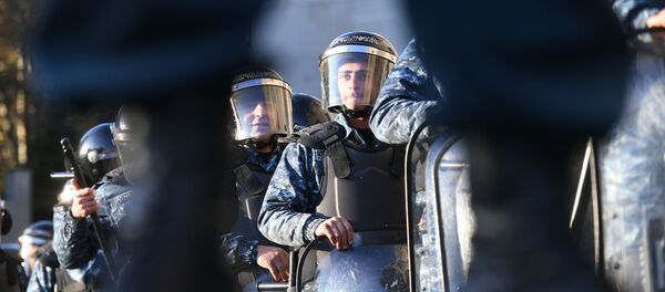 Police at an opposition rally in Yerevan - Sputnik International