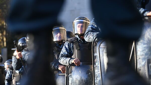 Police at an opposition rally in Yerevan - Sputnik International