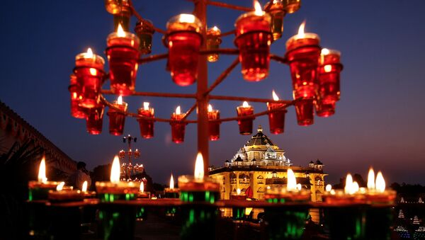 Illuminated Akshardham temple is seen on the eve of Diwali, the Hindu festival of lights, amidst the spread of COVID-19, in Gandhinagar, India, 13 November 2020.  - Sputnik International