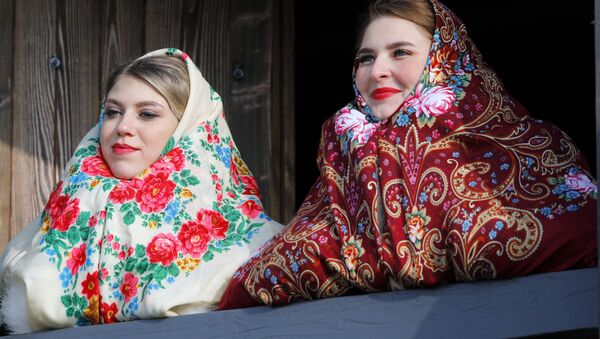 Women take part in the opening of the Slobozhanschina historical and cultural complex in the Belgorod Region on 14 November 2020. - Sputnik International
