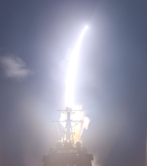 Video: US Warship Shoots Down ICBM Outside Earth’s Atmosphere in Hawaii Defense Test First Video: US Warship Shoots Down ICBM Outside Earth’s Atmosphere in Hawaii Defense Test First - Sputnik International