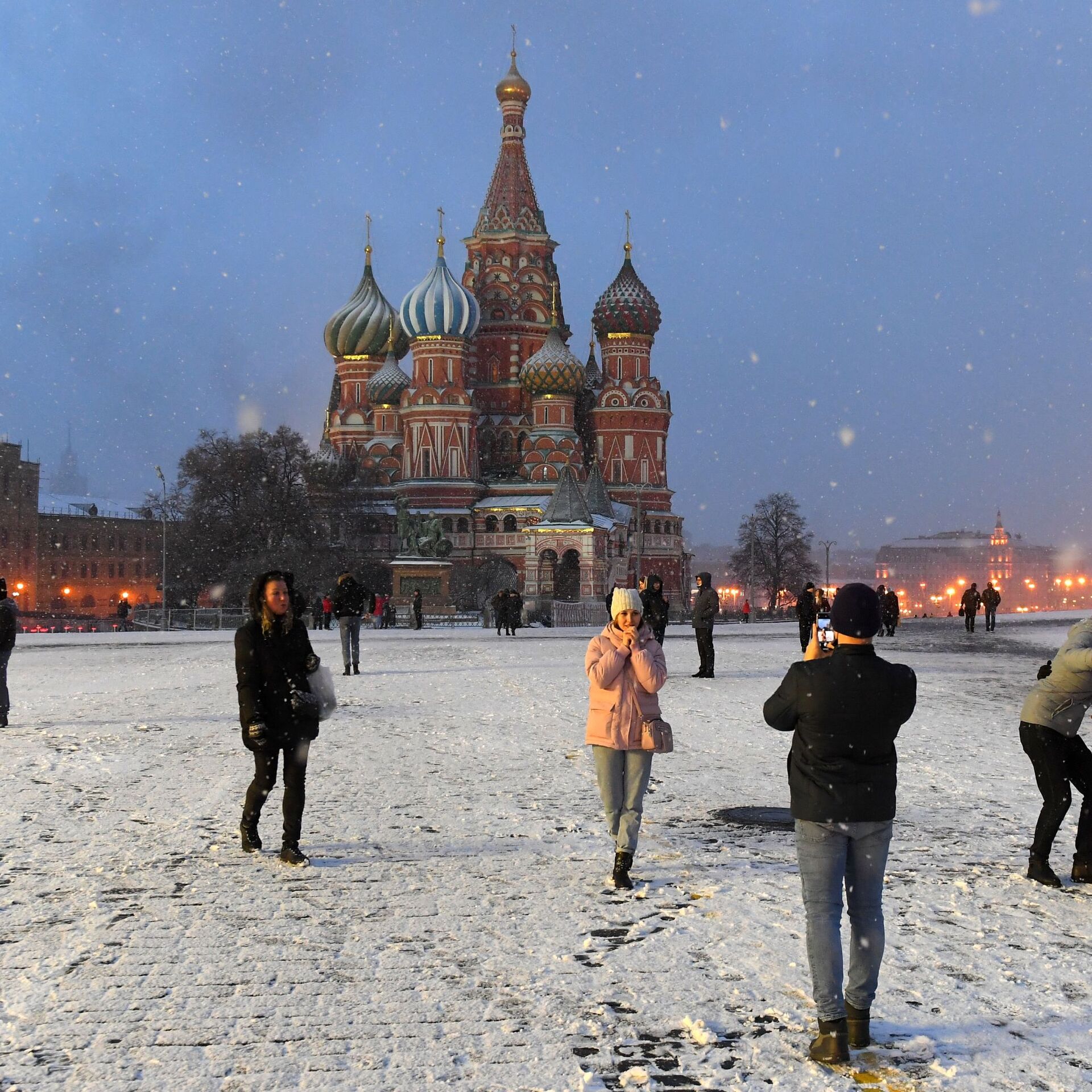 21 ноября 2019. Красная площадь зимой. Красная площадь в снегу. Снег в Москве. Зима в Москве.
