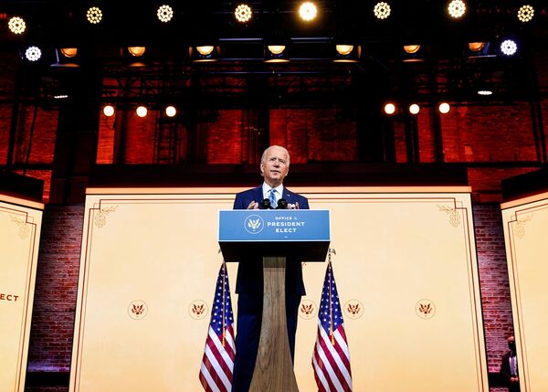 Iranians Burn Israeli, US Flags, Chant 'War with America' in Wake of Nuclear Scientist's Killing - Sputnik International