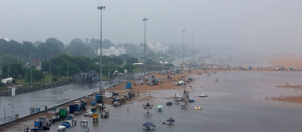 A deserted Marina beach is seen during rains before Cyclone Nivar's landfall, in Chennai, India, November 25, 2020 - Sputnik International